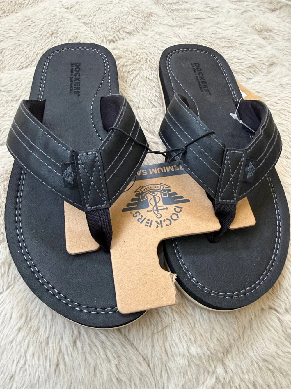 Dockers Men's Black Flip Flop Sandals with Contrast Stitching